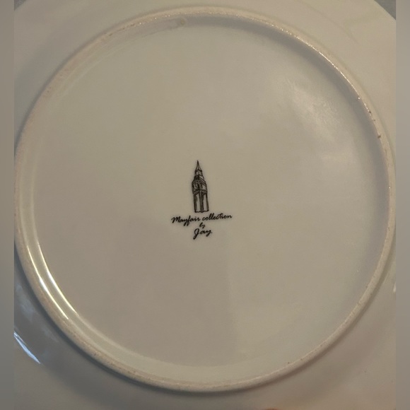 4 Mayfair Collection by Jay 7.75” salad plates with gold rim. - Picture 9 of 16
